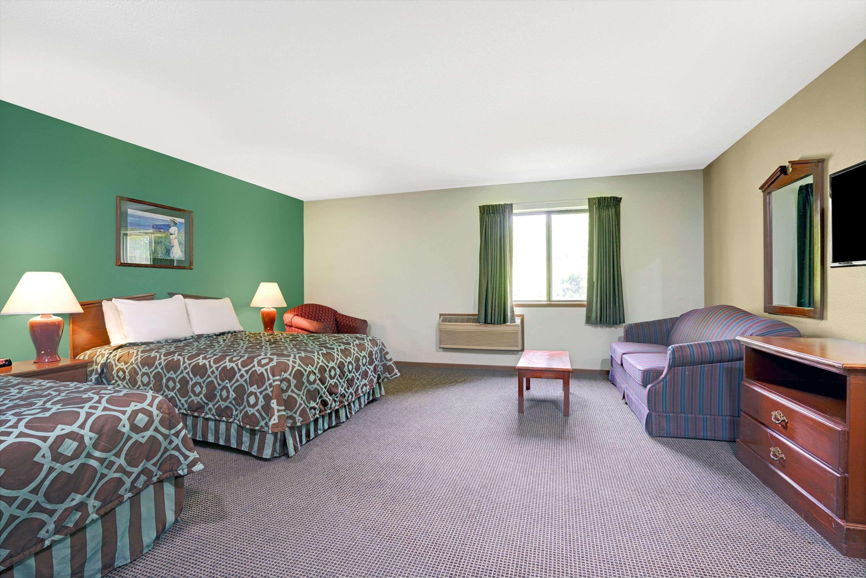 Hotel Super 8 By Wyndham Hudson Exterior foto