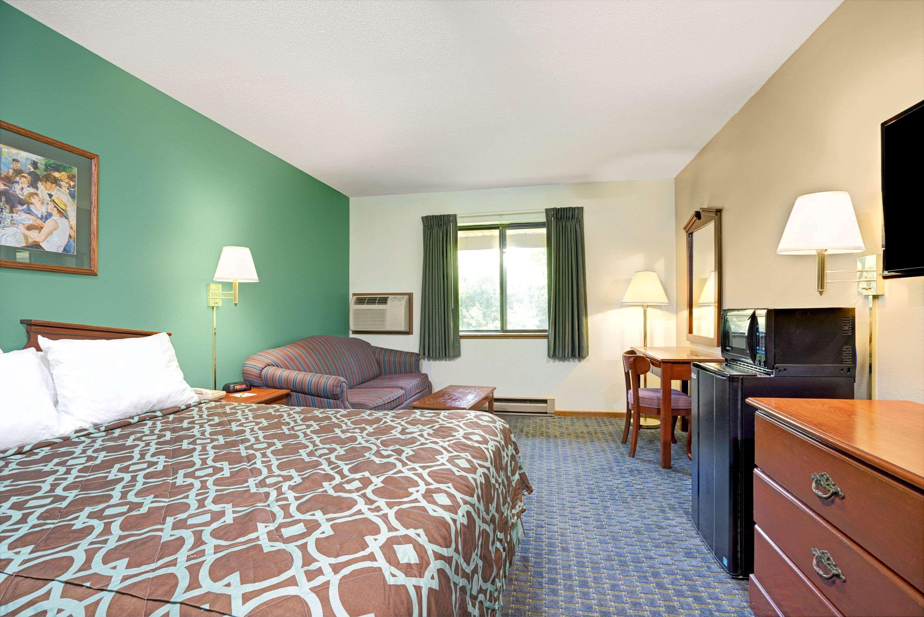 Hotel Super 8 By Wyndham Hudson Exterior foto