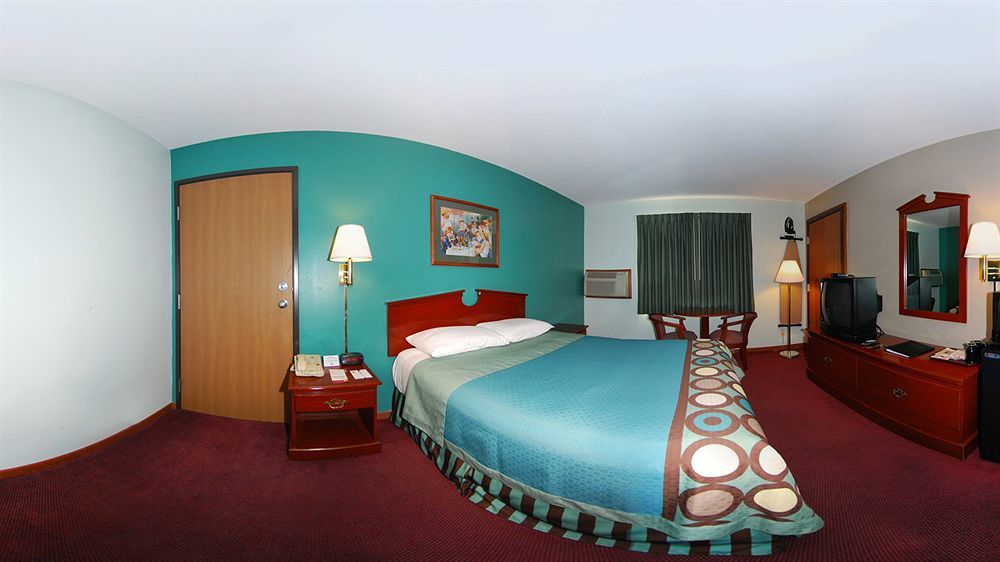 Hotel Super 8 By Wyndham Hudson Exterior foto